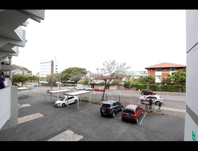 3 BEDROOM APARTMENT FOR SALE IN ESSENWOOD